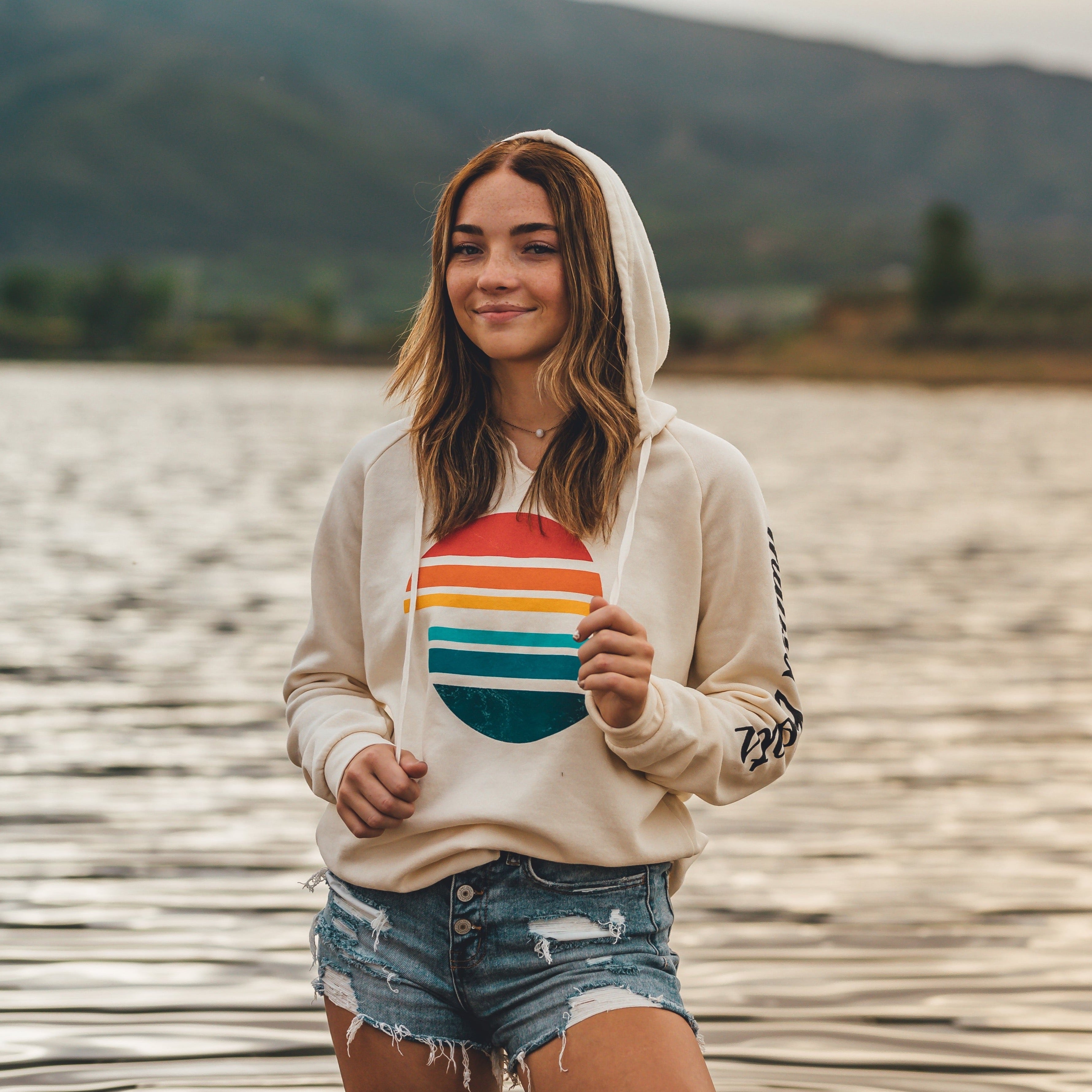 Пуловер с закатом солнца - Женский