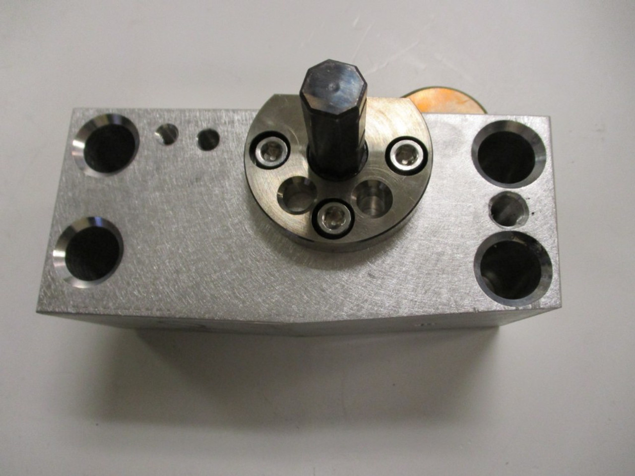 БЛОК ЗАЩЕЛКИ БАШНИ по левому борту для БАШЕН DIAMONDBACK 2013-2016