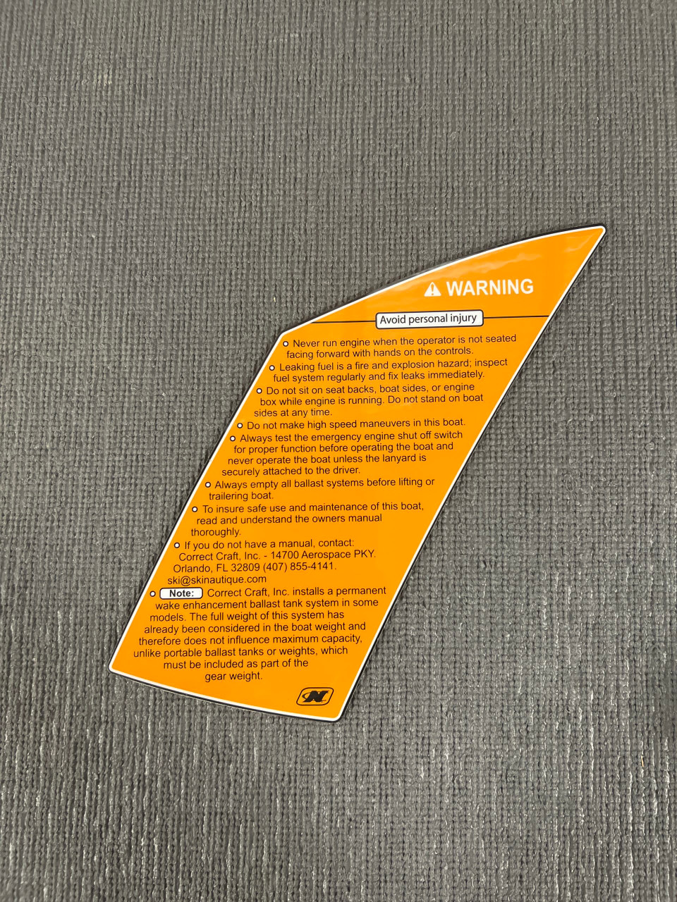 ПРЕДУПРЕЖДЕНИЕ НА НАКЛЕЙКЕ ИЗБЕГАЙТЕ ПОЛУЧЕНИЯ ТРАВМ