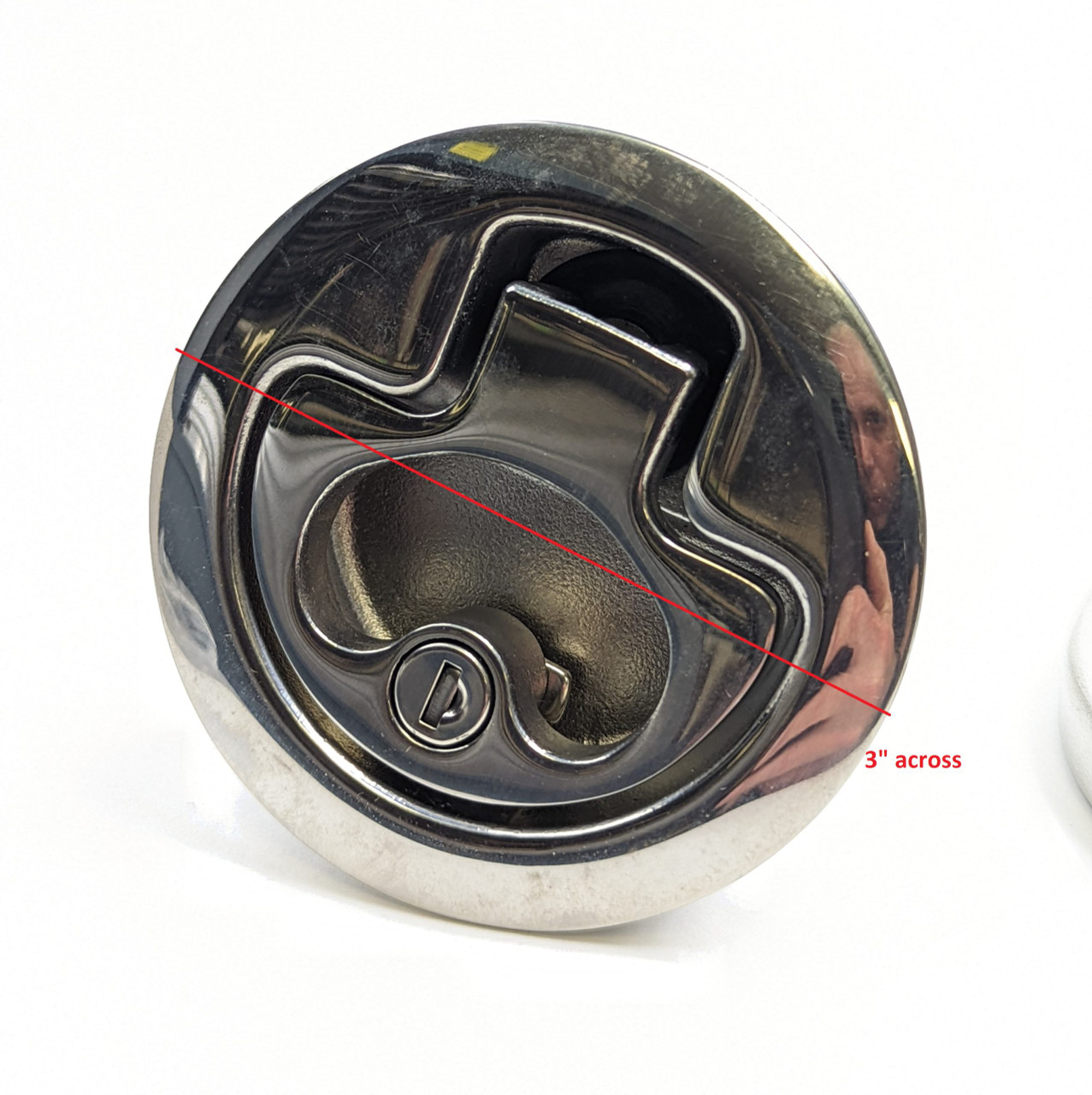 ЗАЩЕЛКА, 2.5 ЗАПИРАЮЩИЙ ВАЛ 3.3 Многие старые задние люки