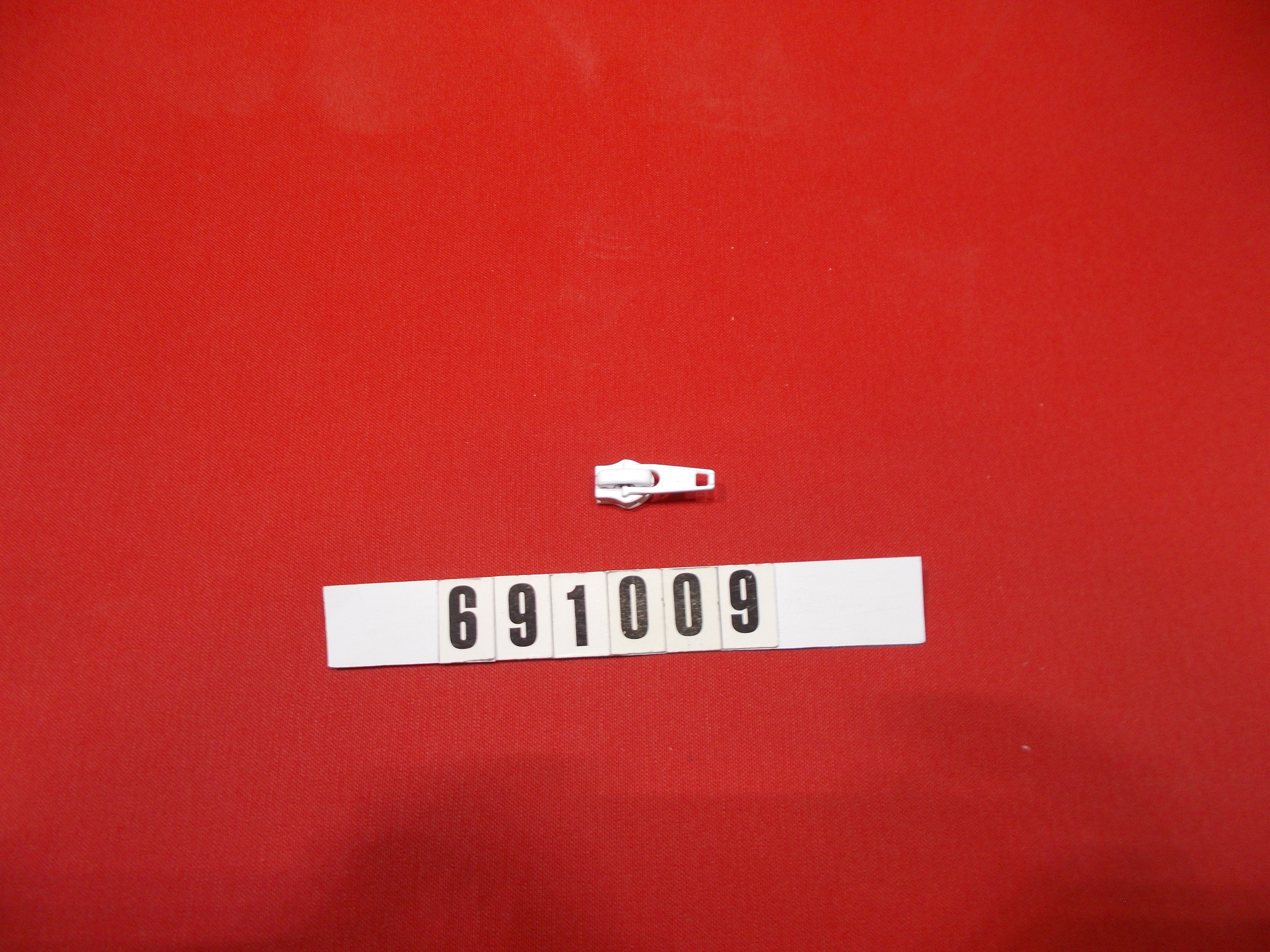 ПОЛЗУНОК НА МОЛНИИ БЕЛЫЙ SCF DAS SLS EP501