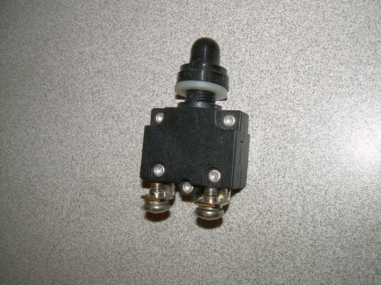 ВЫКЛЮЧАТЕЛЬ ДЛЯ ПАНЕЛЕЙ РУЛЕВЫХ ВЫКЛЮЧАТЕЛЕЙ- 15A