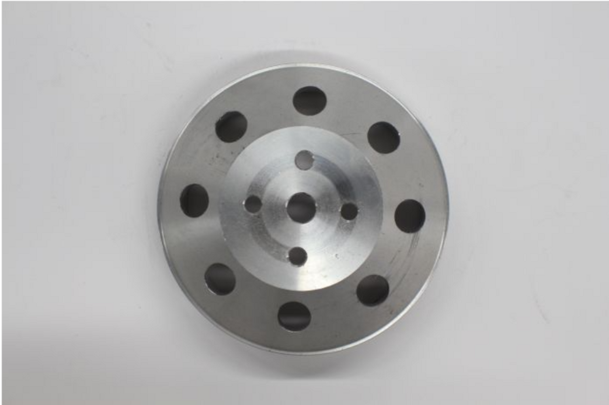 ШКИВ ВОДЯНОГО НАСОСА с ОТВЕРСТИЯМИ,ЗМЕЕВИДНЫЙ