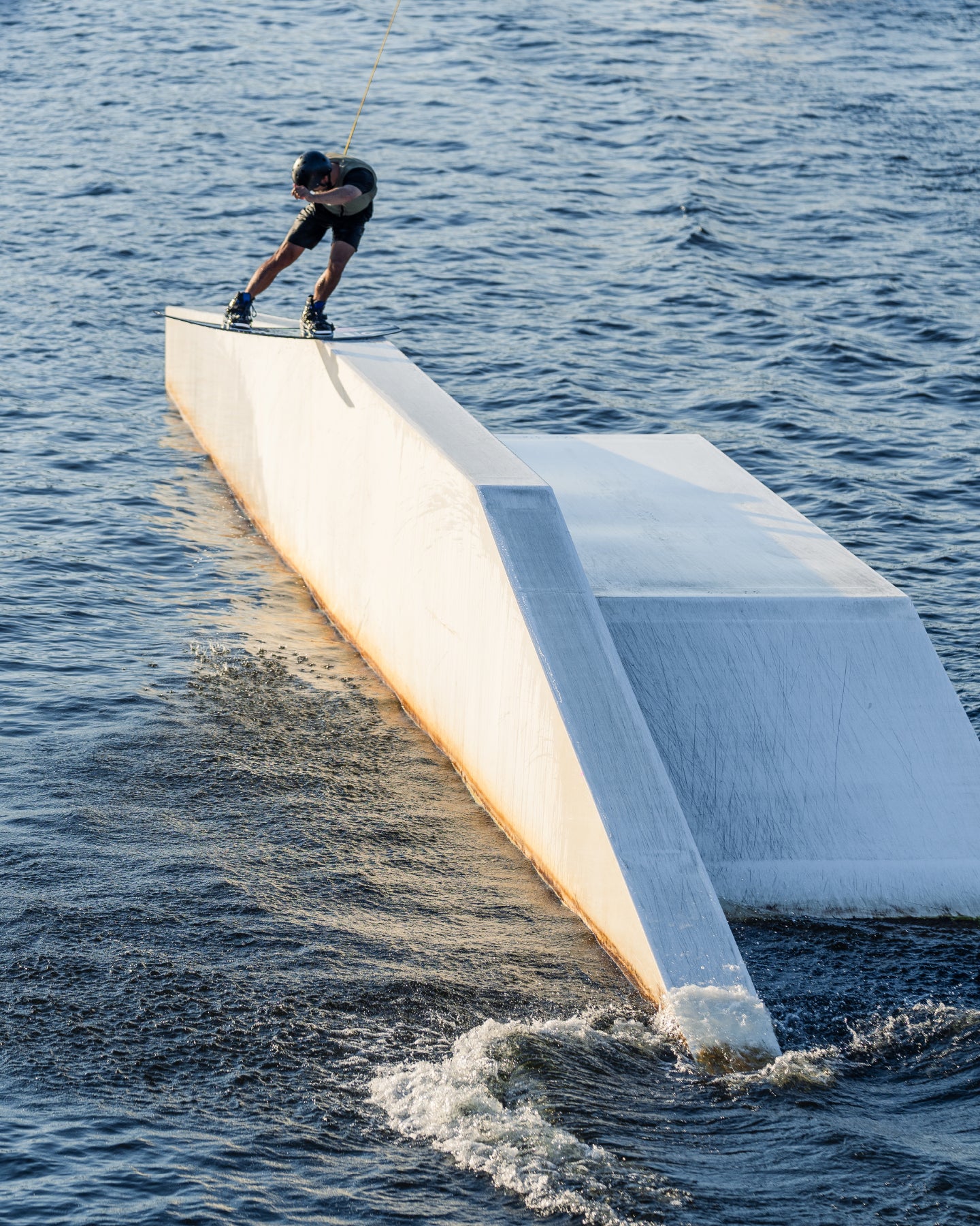 Следите за видеозаписью ударного жилета - Песок