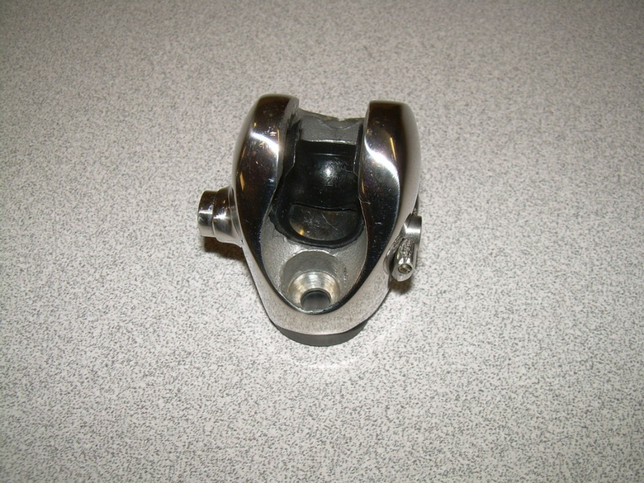 ШАРНИР ДЛЯ КРЕПЛЕНИЯ НА ПАЛУБЕ ДЛЯ ЛЫЖНОГО БИМИНИ, ДЕТАЛИ № 190083 и 190088