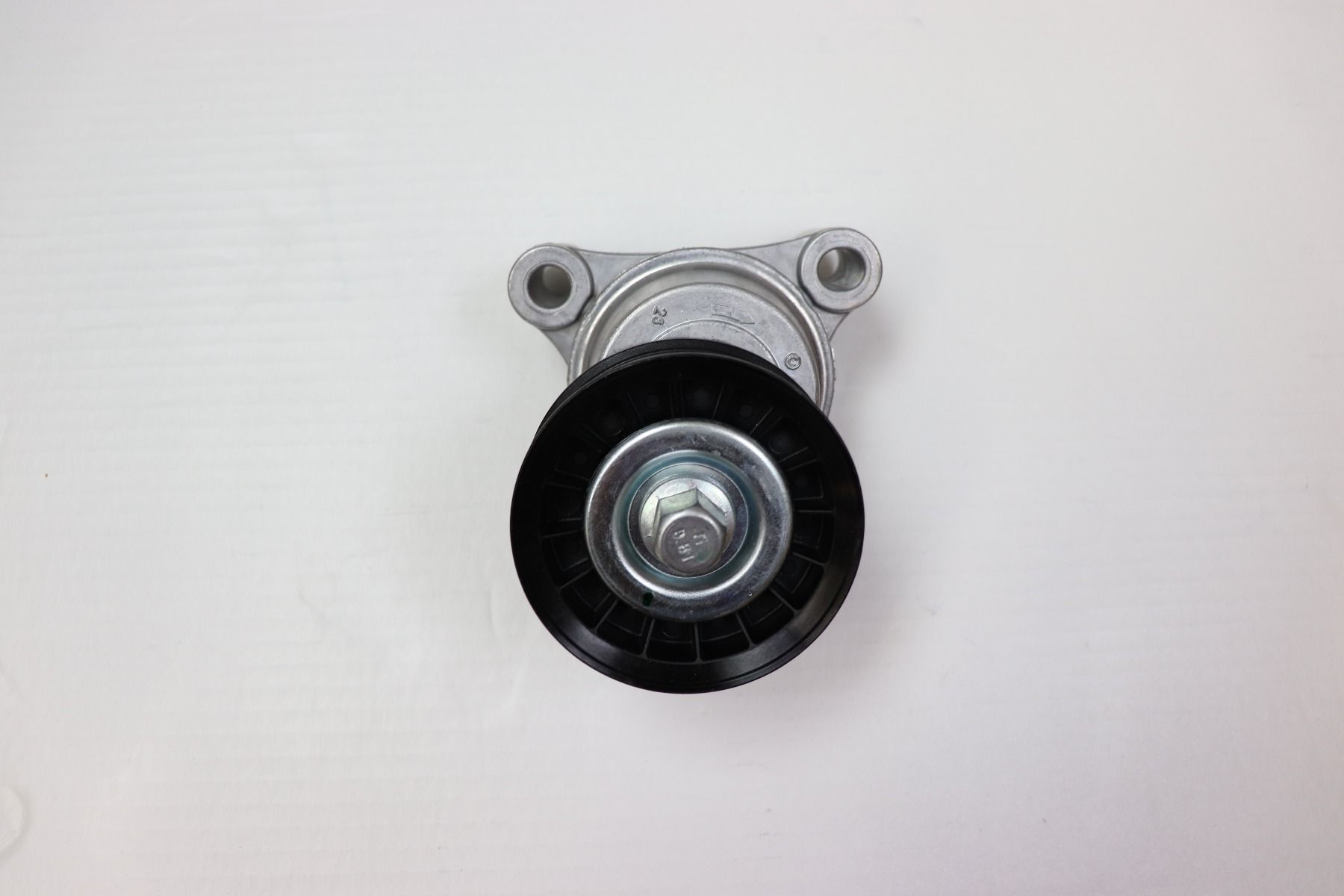 Ролик-натяжитель навесного ремня 6,0л, 2003+