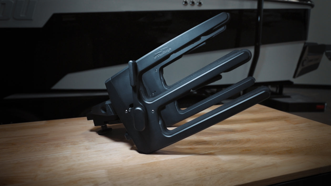 Стойка для зажима досок по оси правого борта