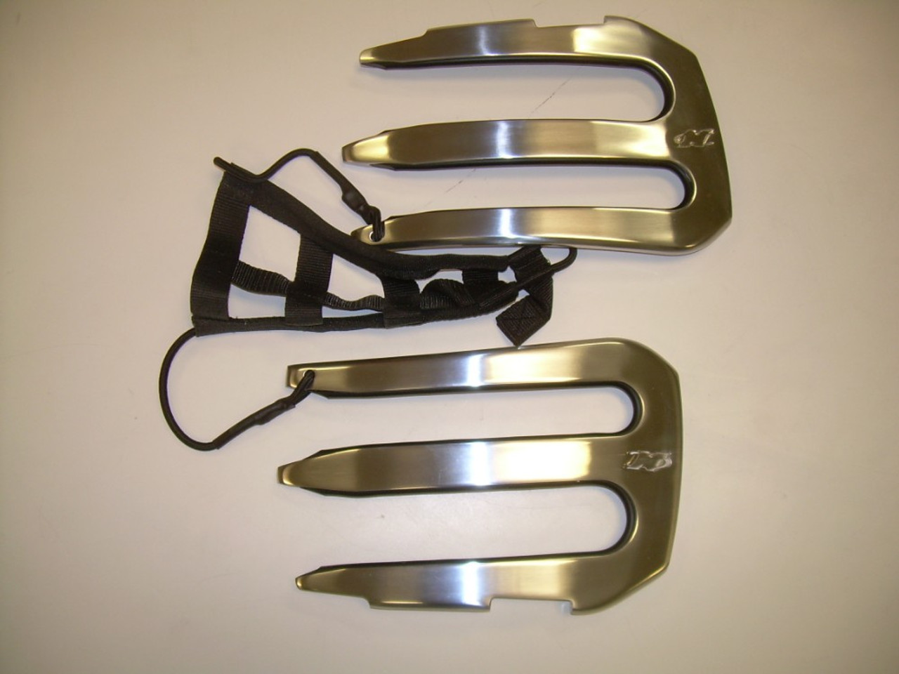 ВИЛКИ АНОДИРОВАНЫ ТОЛЬКО ДЛЯ ВРАЩАЮЩЕЙСЯ СТОЙКИ ДЛЯ ВЕЙКБОРДИНГА ROSWELL С БАНДЖИ В СБОРЕ