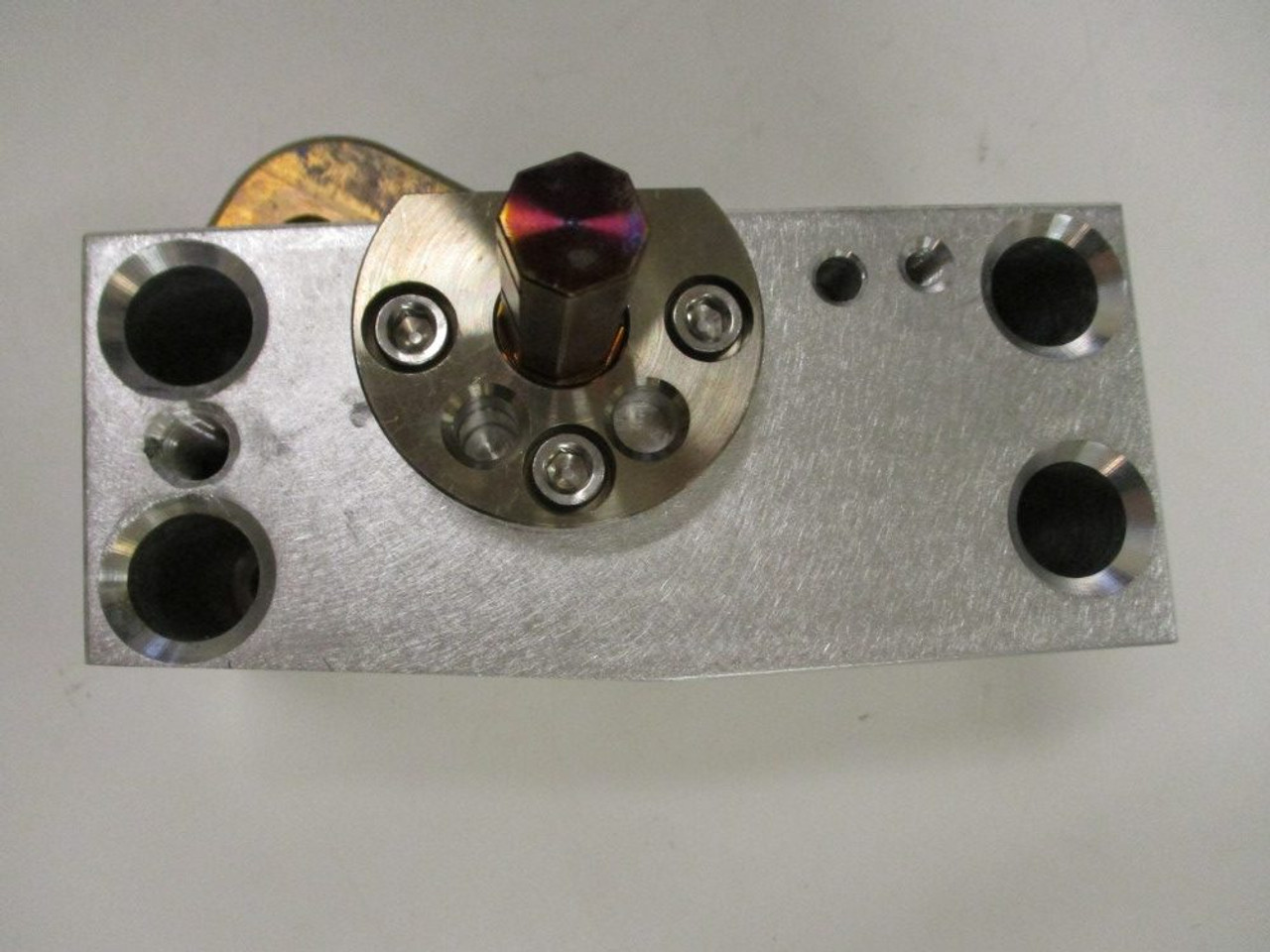 БЛОК ЗАЩЕЛКИ БАШНИ правого борта для БАШЕН DIAMONDBACK 2013-2016