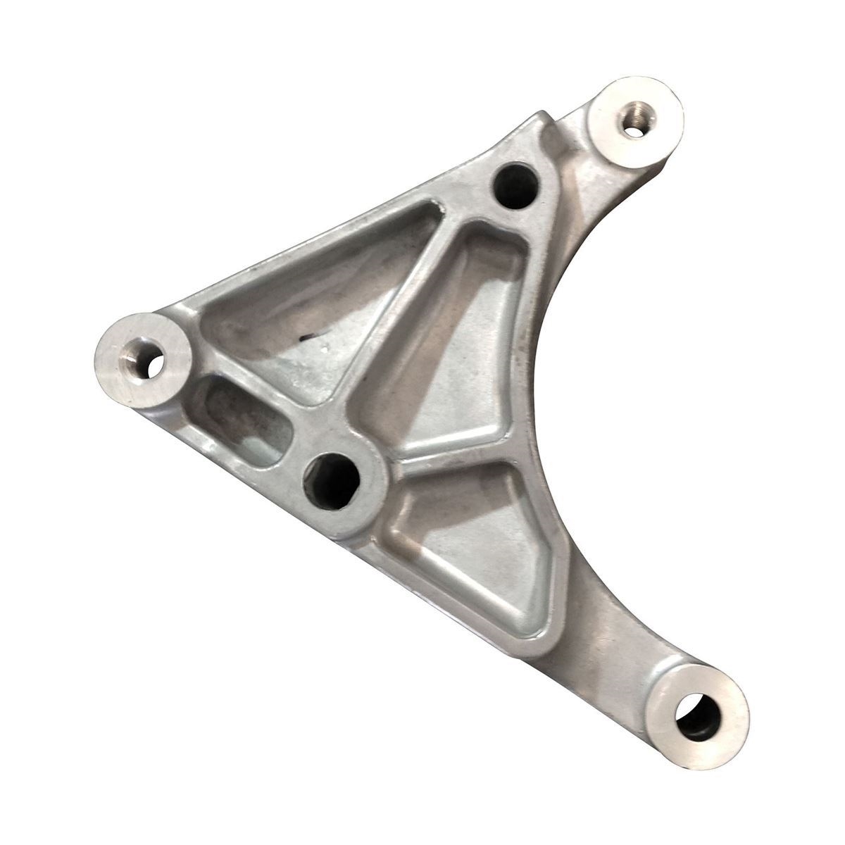 Кронштейн для крепления генератора переменного тока LSA объемом 6,2 л и приводного ремня