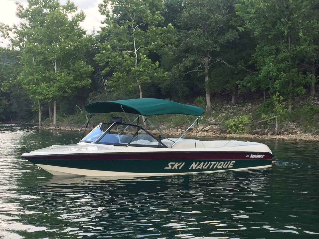 Бимини-топ для лодок без башни