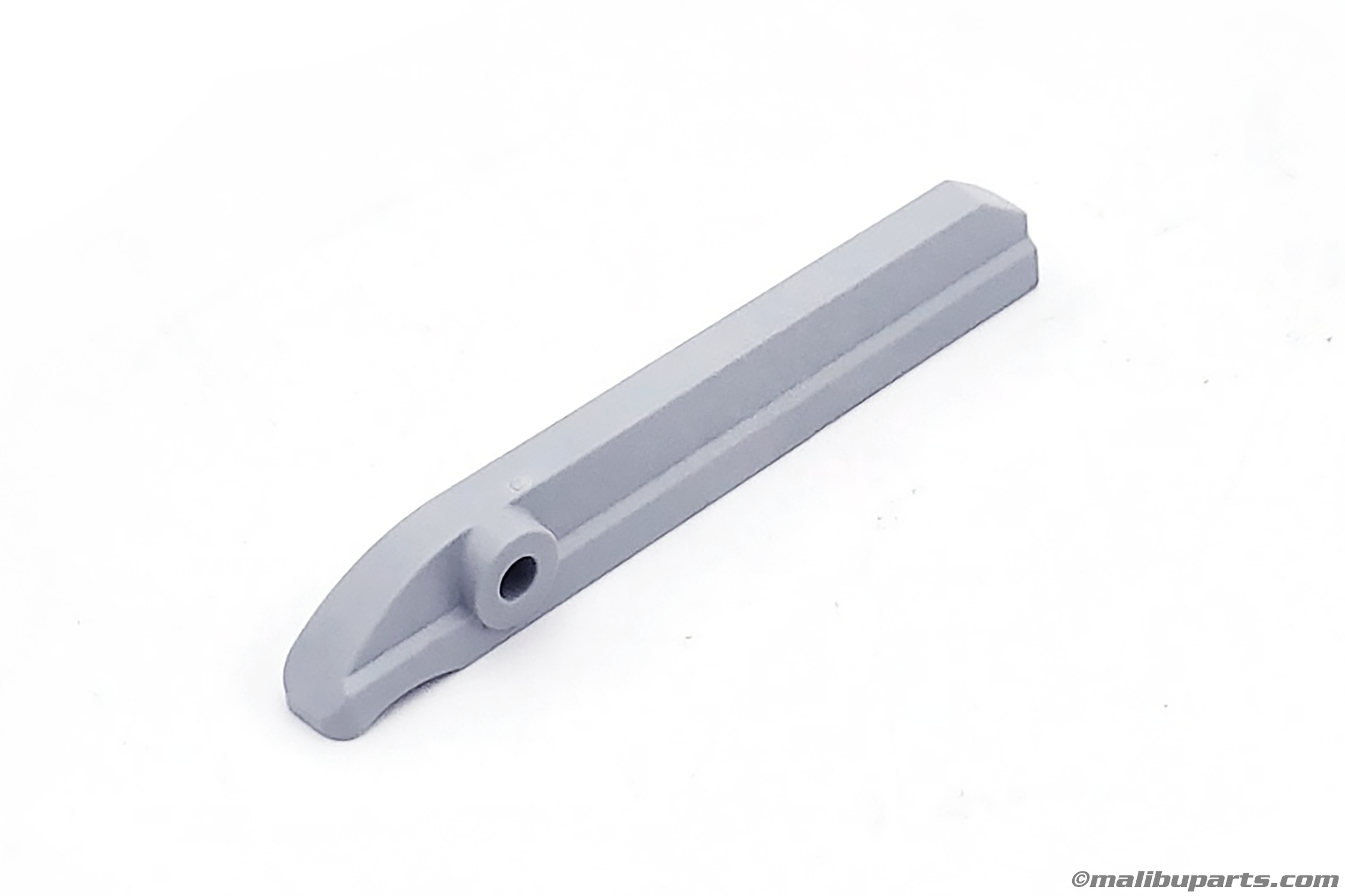 Отверстие для рычага боковой пластины оси