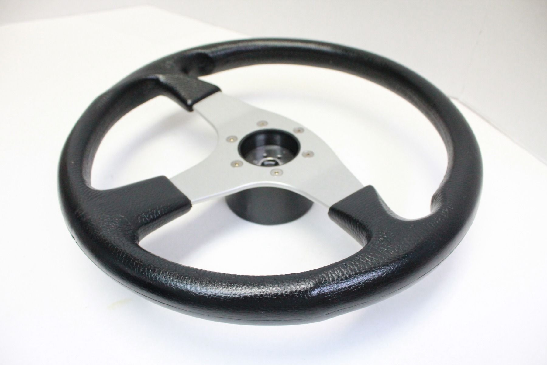 УЛЬТРАЛЕГКОЕ РУЛЕВОЕ КОЛЕСО Черная рукоятка с серебряной спицей