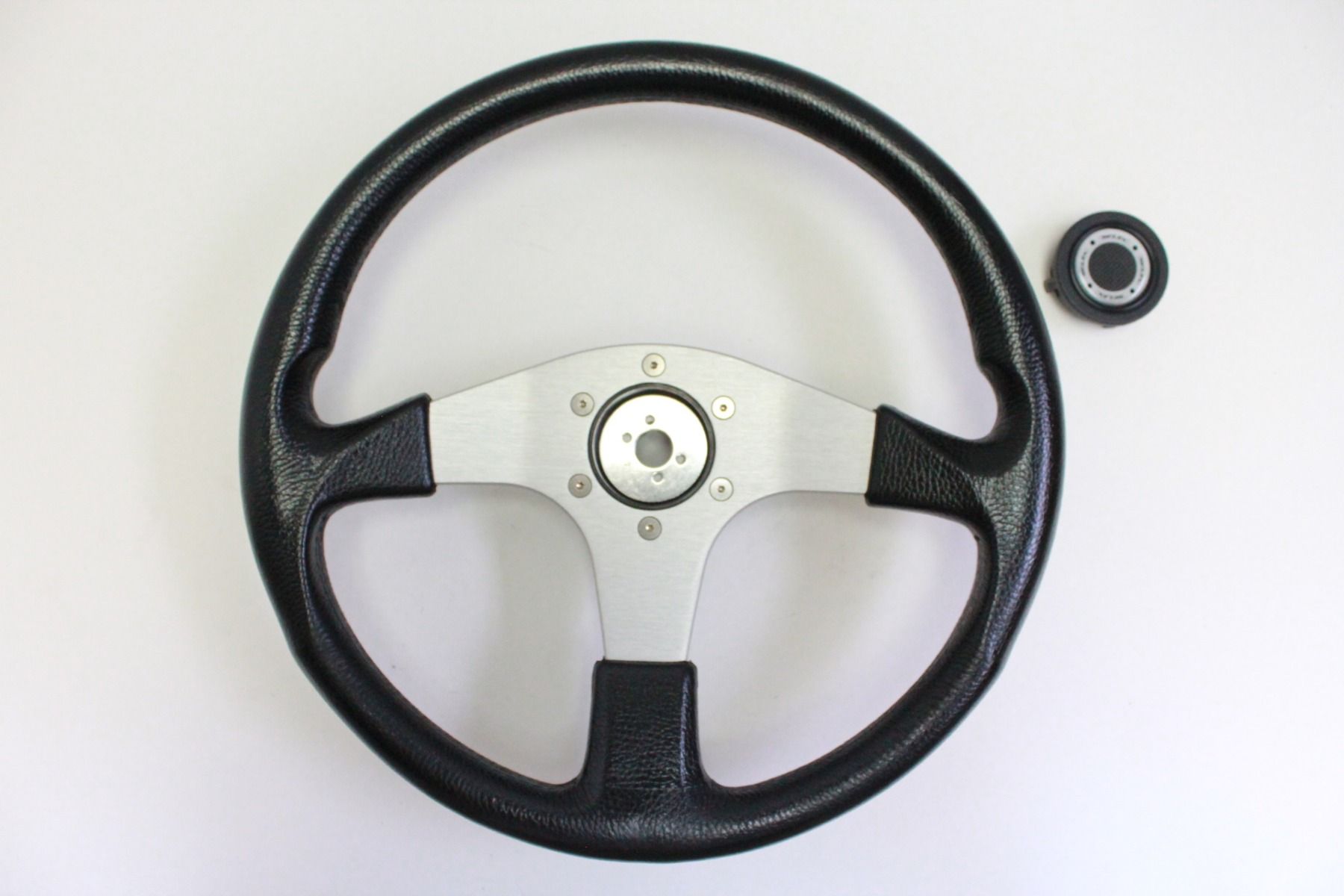 УЛЬТРАЛЕГКОЕ РУЛЕВОЕ КОЛЕСО Черная рукоятка с серебряной спицей