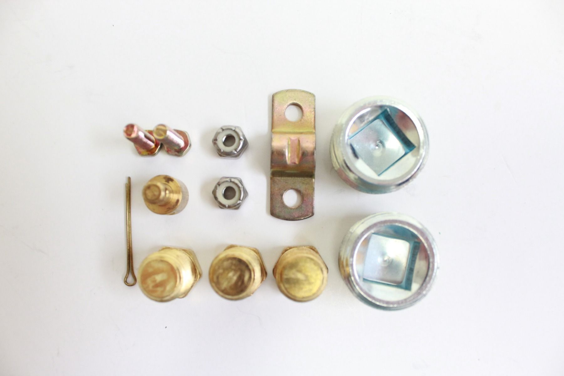 КОМПЛЕКТ ВИЛОК И КРОНШТЕЙНОВ FORD/GM