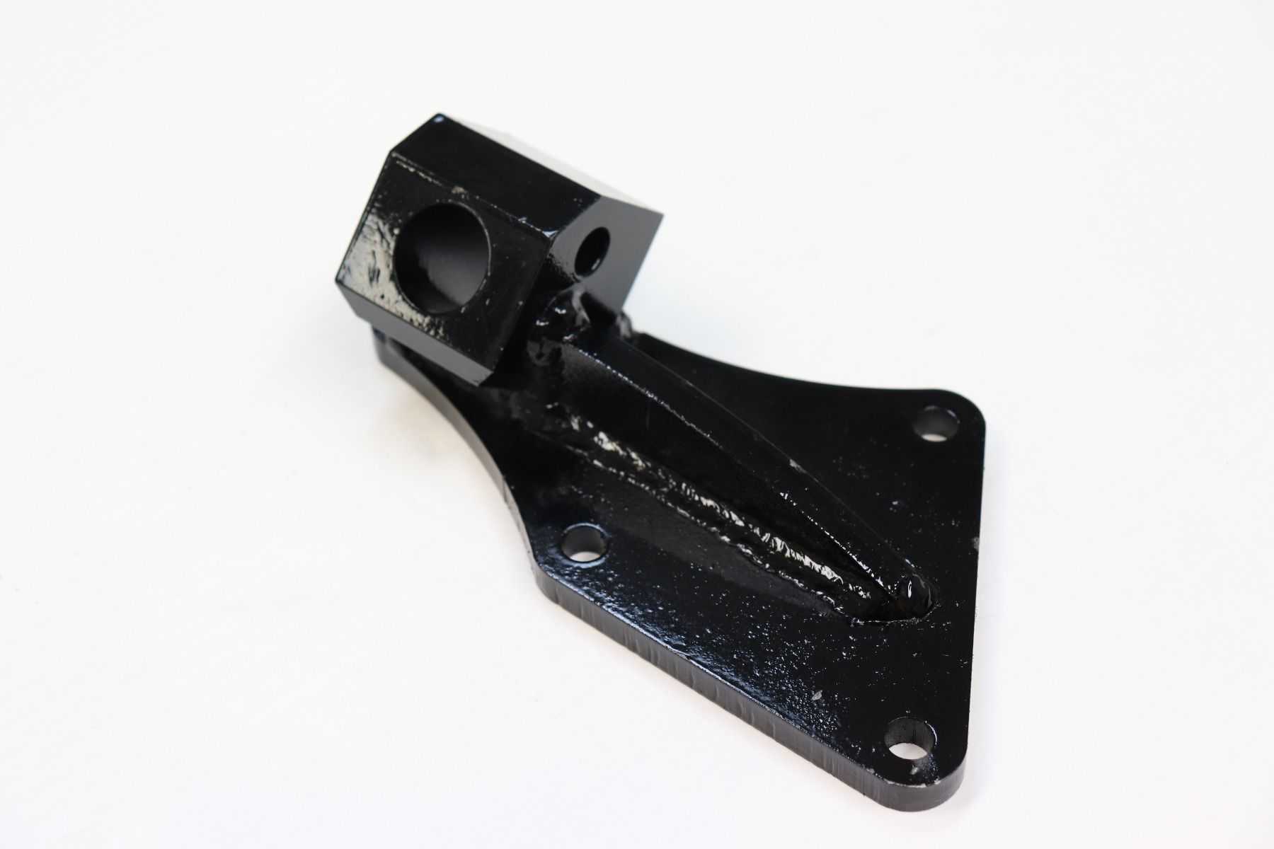 КРЕПЛЕНИЕ НА КРОНШТЕЙНЕ 5.7, ПОРТ