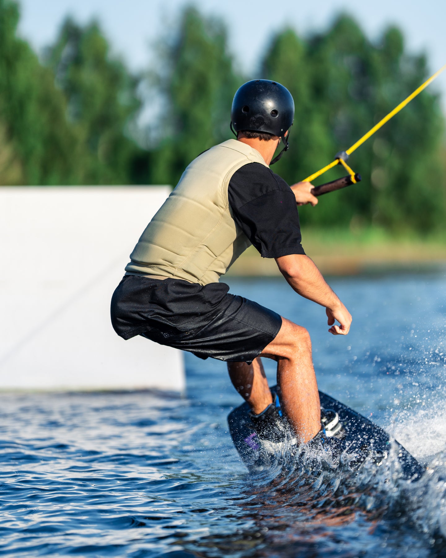 Следите за видеозаписью ударного жилета - Песок