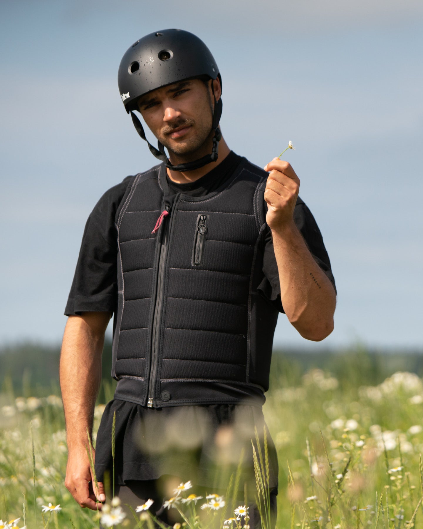 Ударопрочный жилет Follow TBA - черный