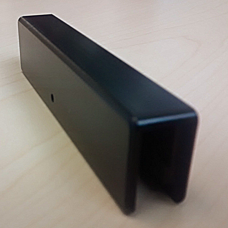 ДВЕРЬ-С ВЕРХНЕЙ НАПРАВЛЯЮЩЕЙ ИЗ ЧЕРНОГО ПЛАСТИКА 06-09 #1-83-T6-A0-001