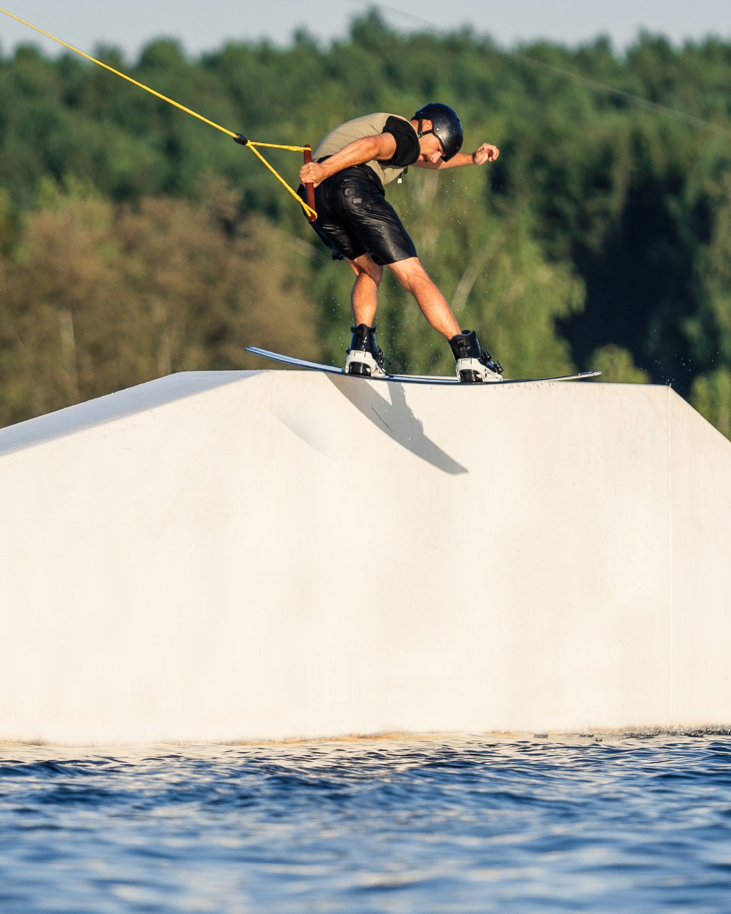 Следите за видеозаписью ударного жилета - Песок