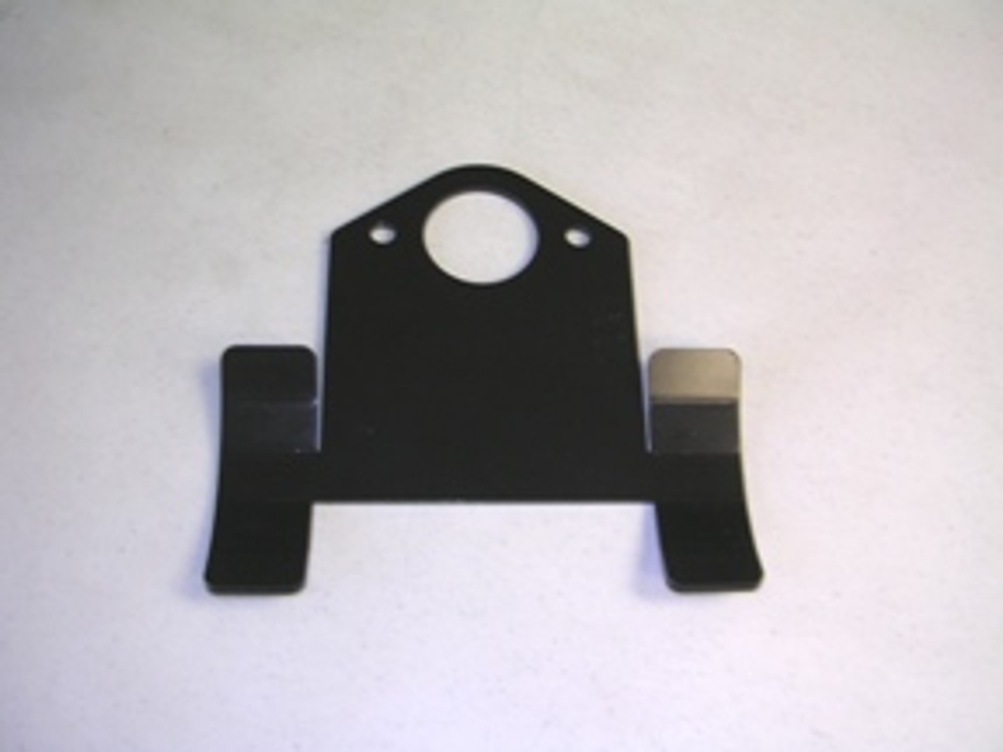 Кронштейн, теплообменник (6 дюймов для '09)