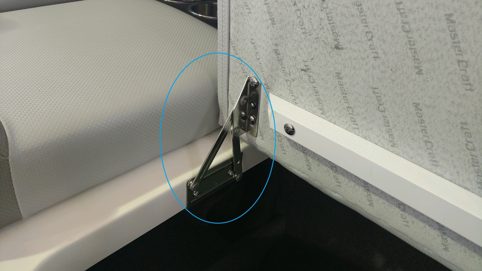 ПОРТОВЫЙ САЛОН СО СКРЫТОЙ ПЕТЛЕЙ X46