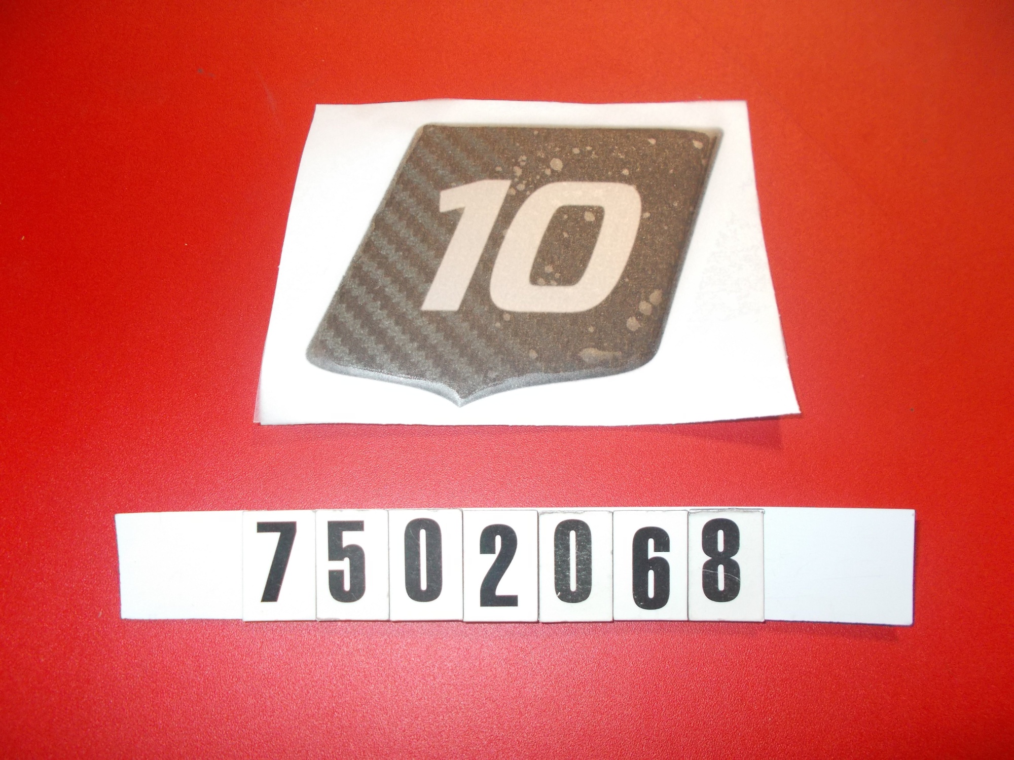 НАКЛЕЙКА - ЗНАЧОК-ВСТАВКА МОДЕЛИ MASTERCRAFT