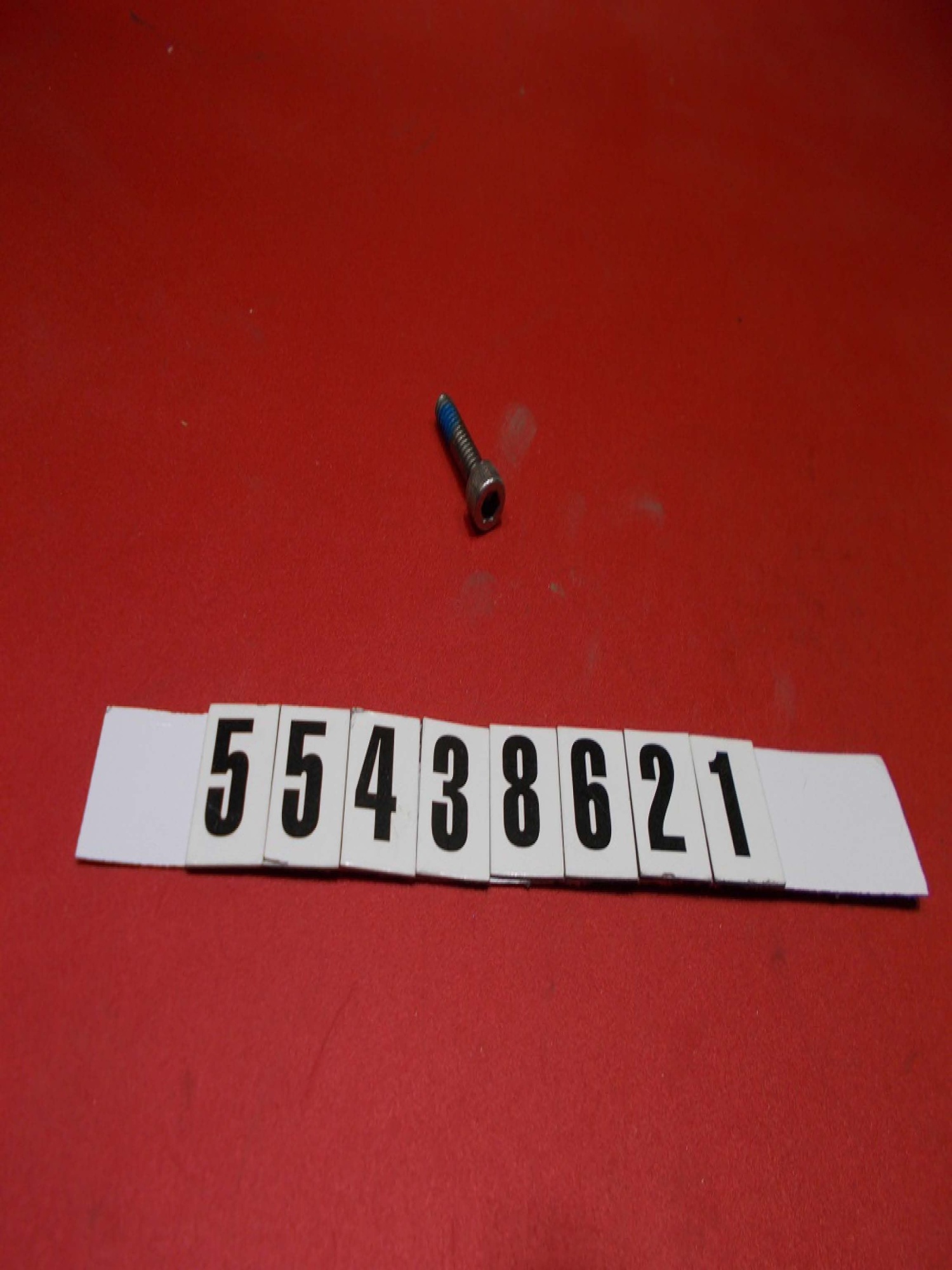 ВИНТ С ШЕСТИГРАННОЙ ГОЛОВКОЙ ДЛЯ КРЕПЛЕНИЯ ДОСКИ К СТОЙКЕ 10-24X.75 SHCS 06-08 