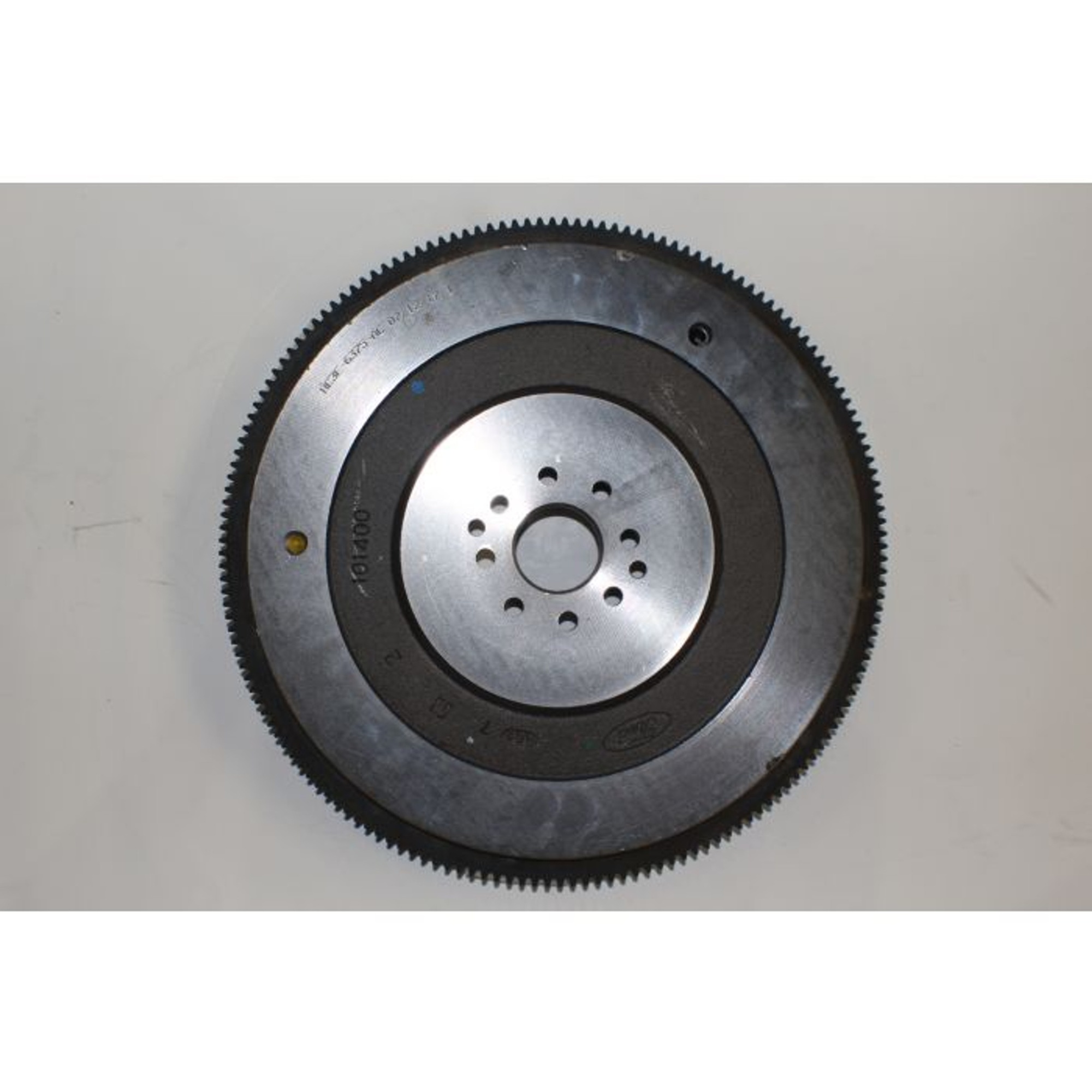 Маховик Ford объемом 6,2 л