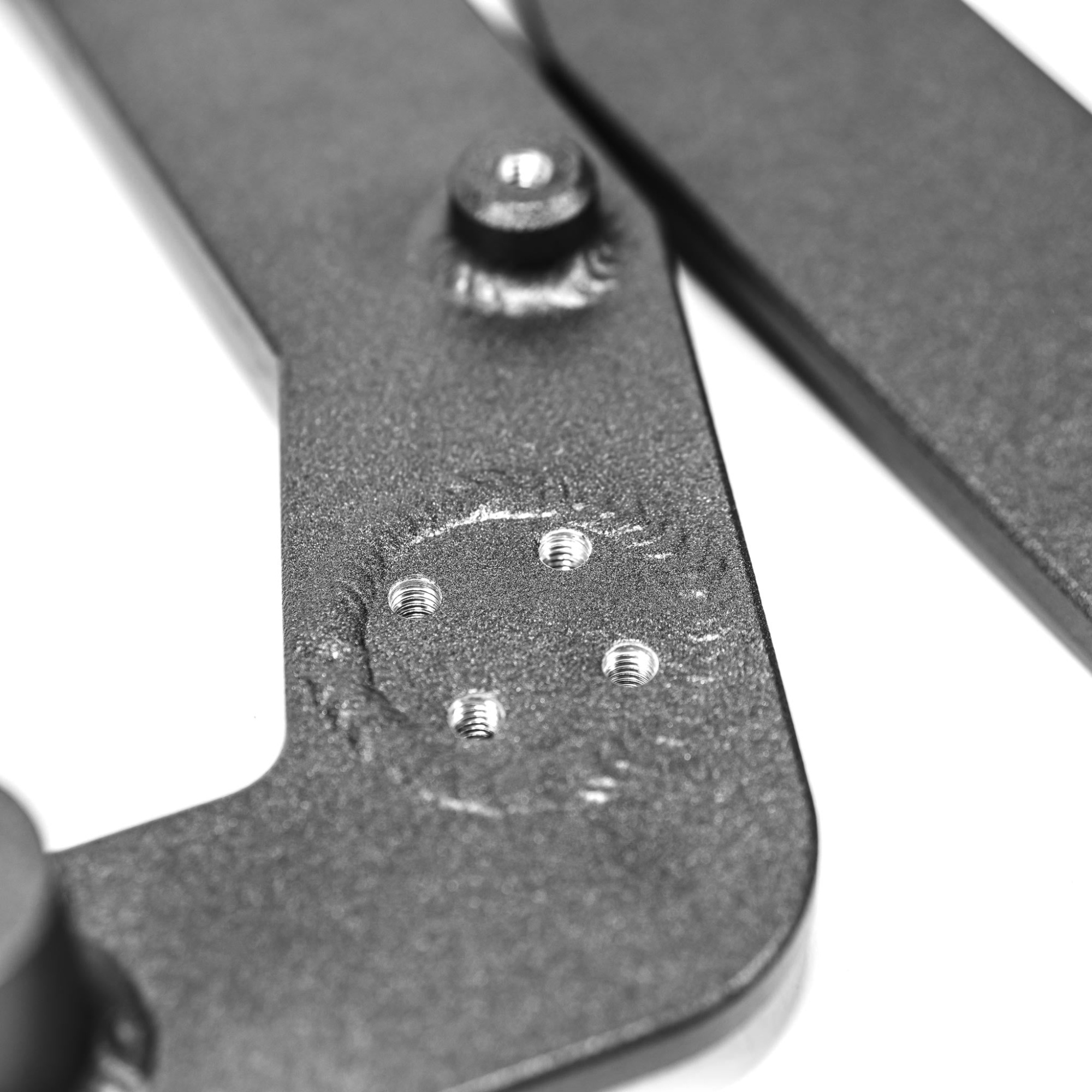 Двойной монтажный кронштейн R1 Pro