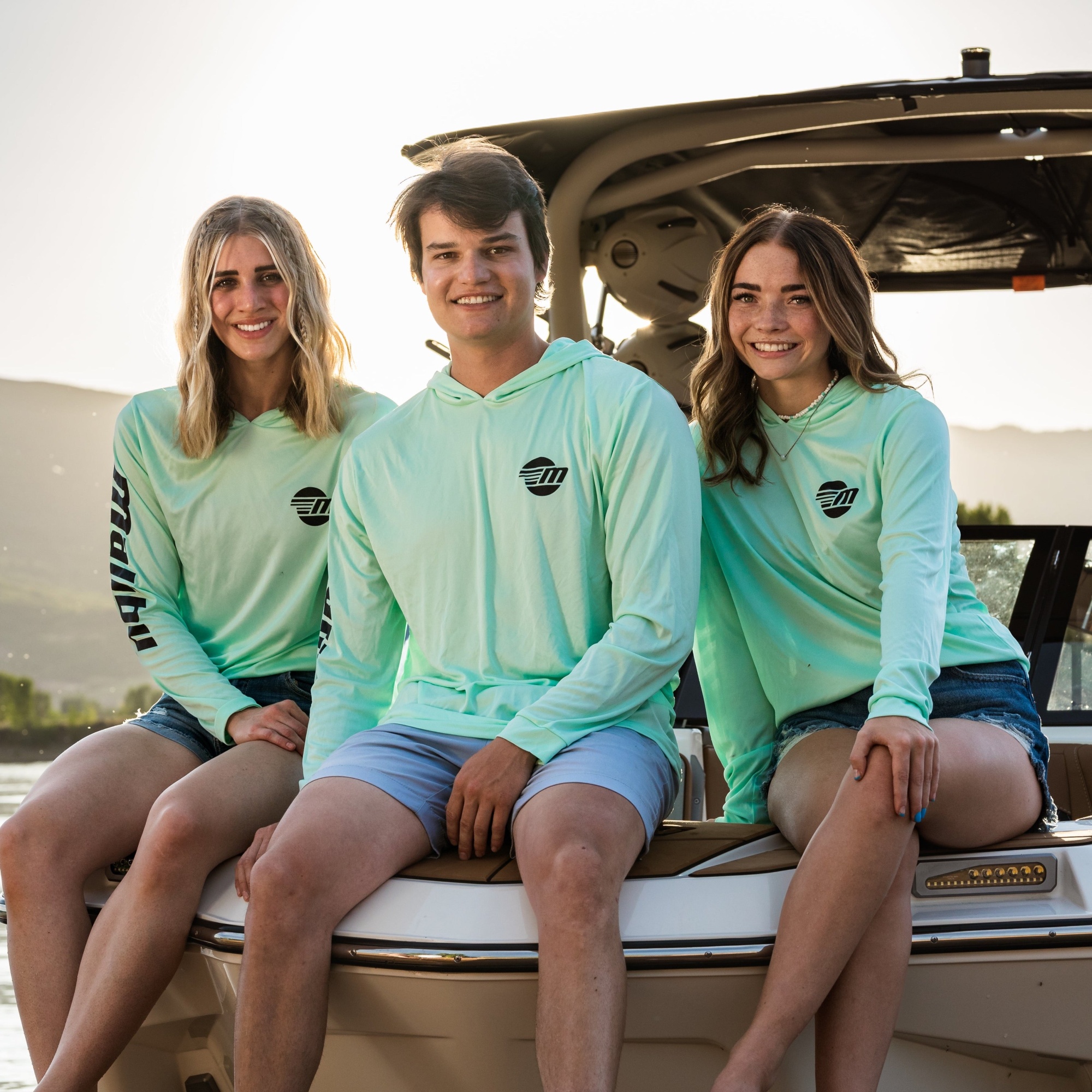 Футболка с капюшоном Shredder Sun Hoodie LS